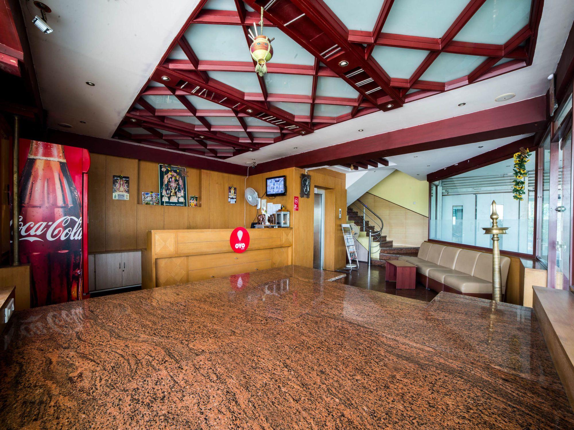 Vista Lobby OYO 11585 Hotel Shreenithi