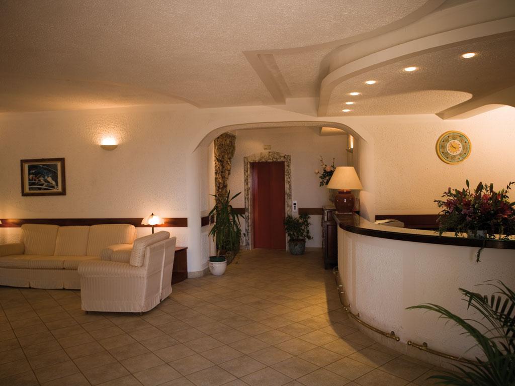 Vista Lobby Club San Diego