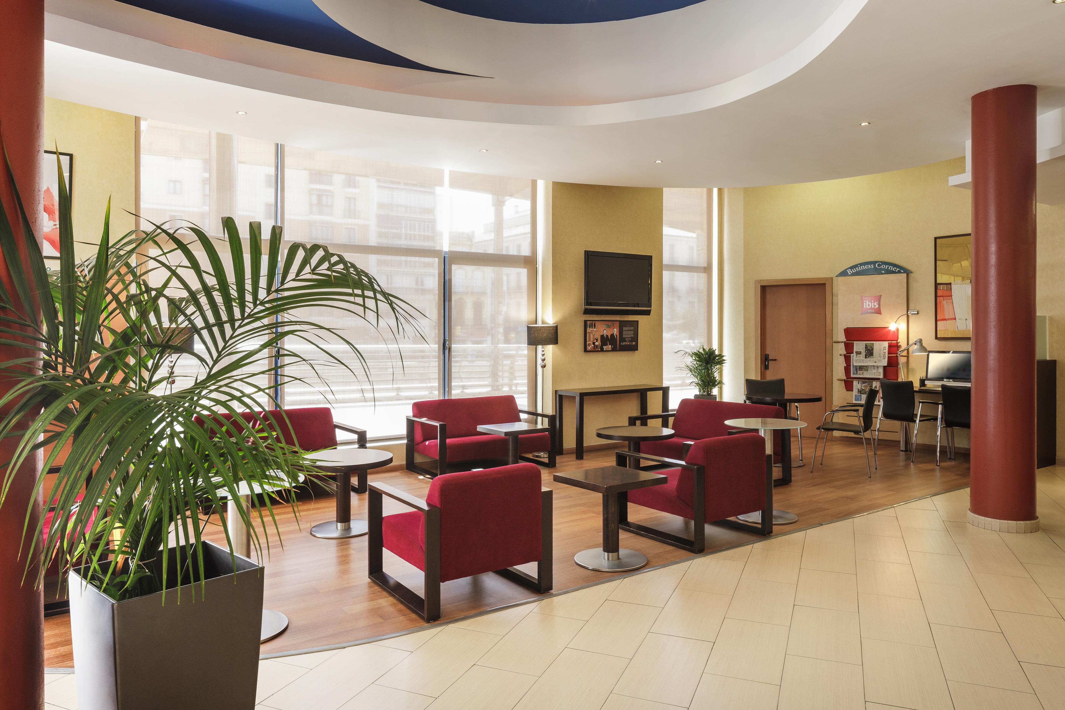 Vista Lobby ibis Malaga Centro Ciudad