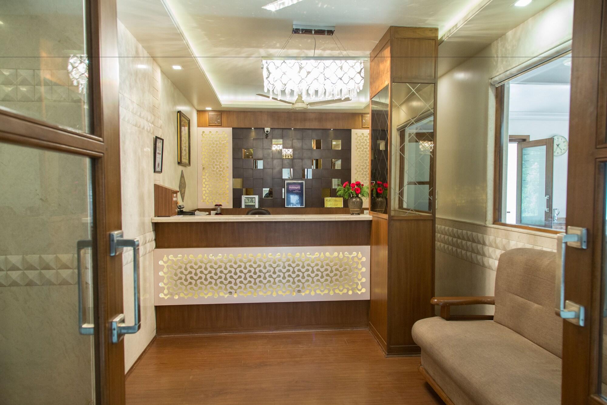 Vista Lobby The Majestic Manor