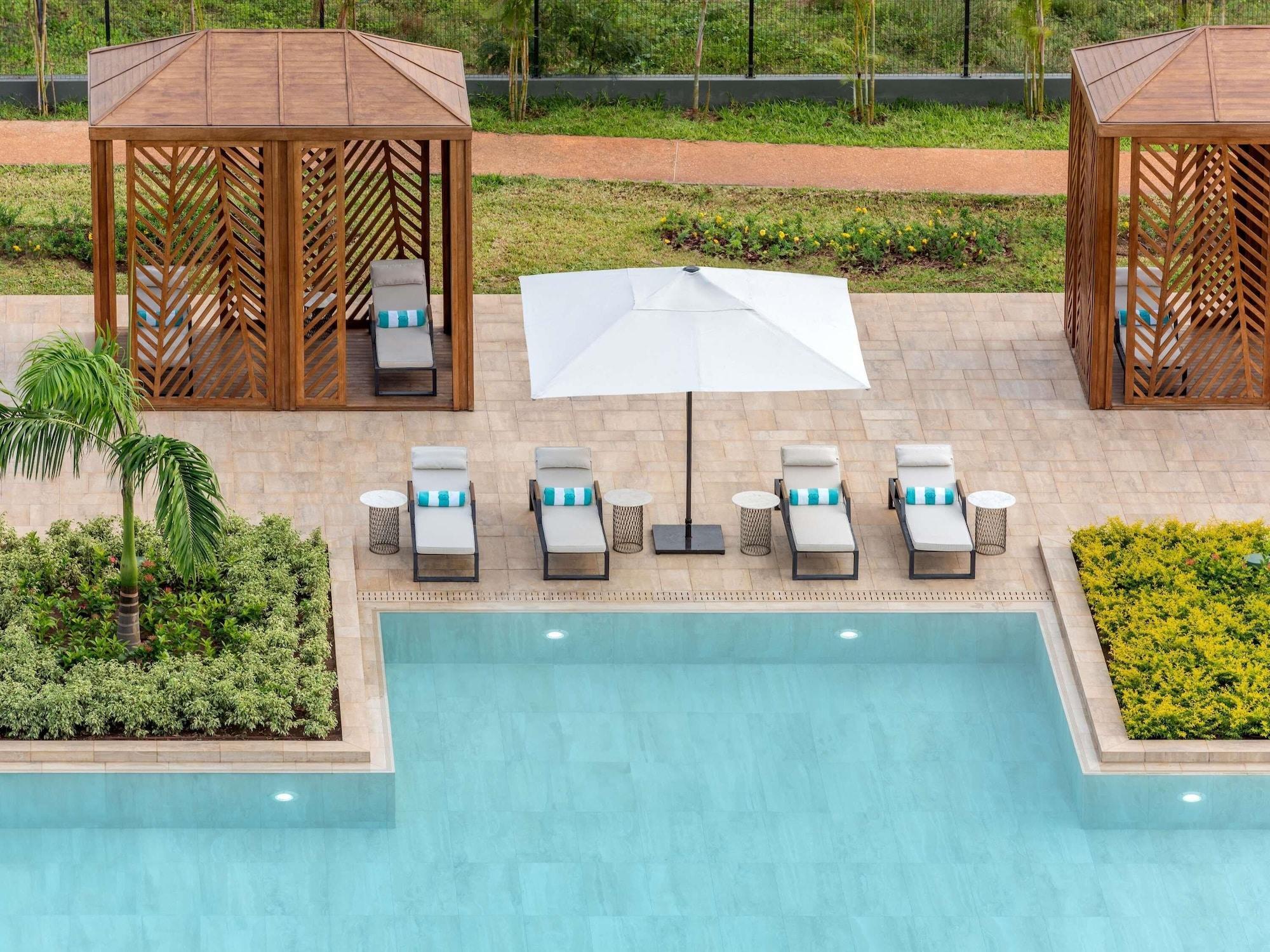 Vista Piscina Sofitel Cotonou Marina Hotel & Spa