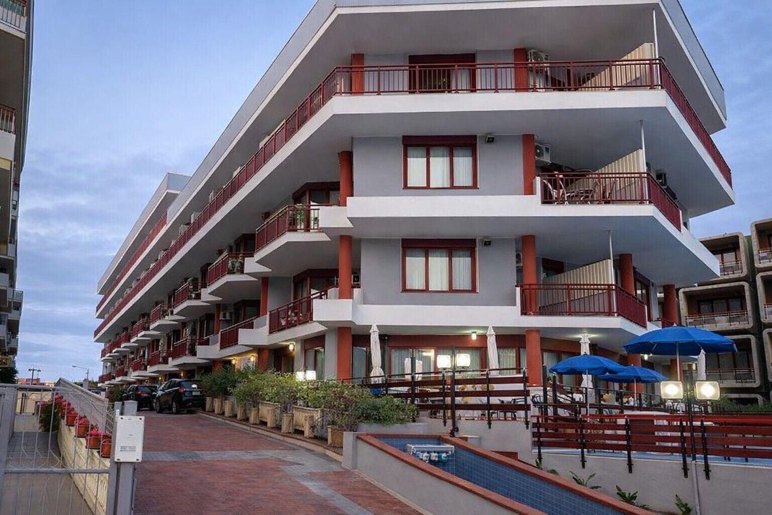 Vista Exterior Hotiday Alghero Spiaggia