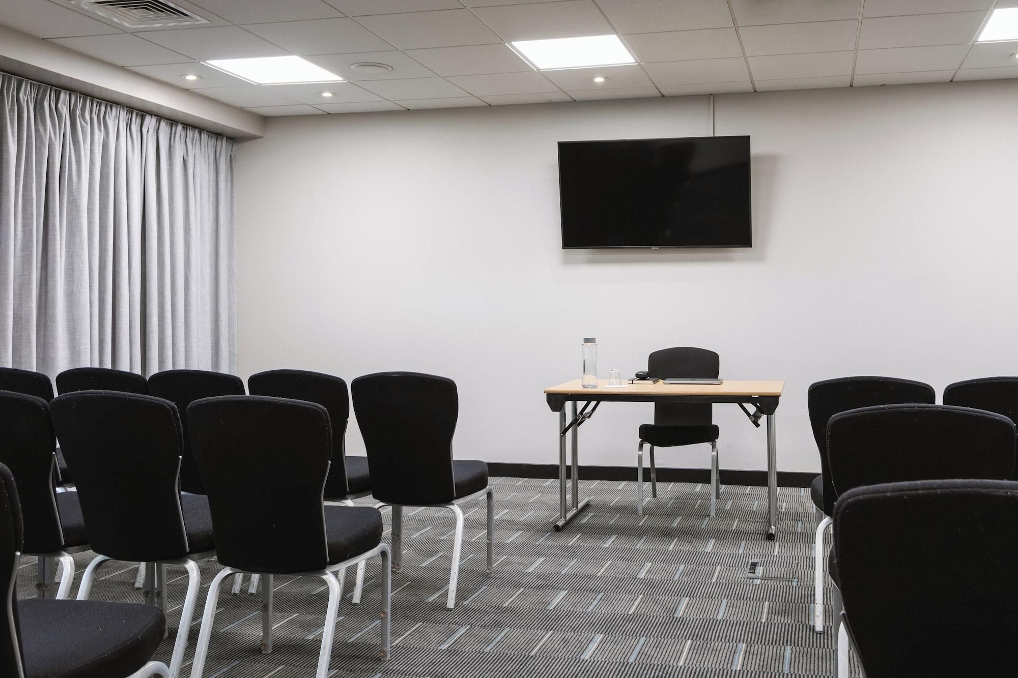 Sala de Reuniones voco Belfast by IHG