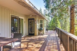 Alquiler Vacacional - Forest-view Retreat: Grill & Fireplace in Sonora