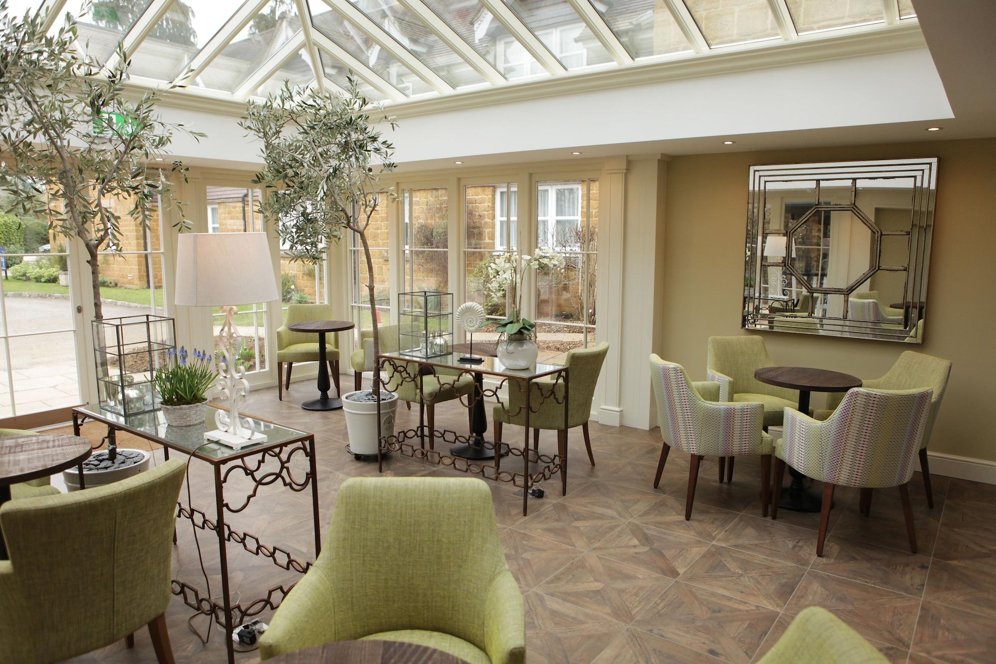 Vista Lobby Banbury Wroxton House Hotel