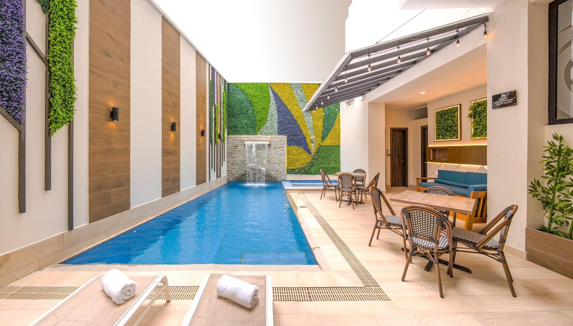 Vista Piscina REEC Machala by Oro Verde Hotels