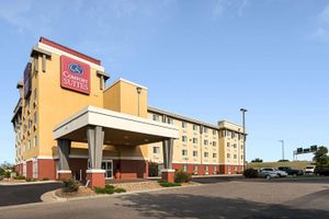 Alojamiento - Comfort Suites Airport