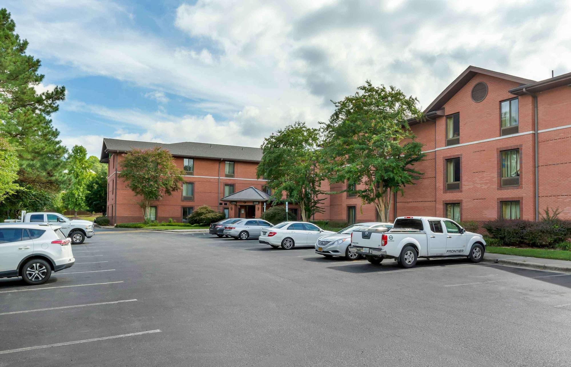 Vista Exterior Extended Stay America Select Suites - Raleigh - Cary - Regency Parkway S