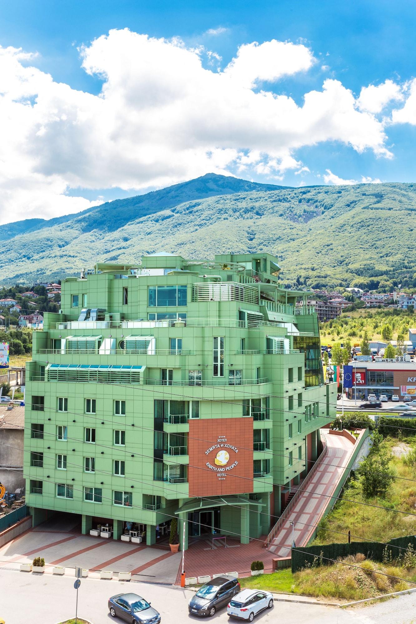 Vista Exterior Earth and People Hotel & Spa