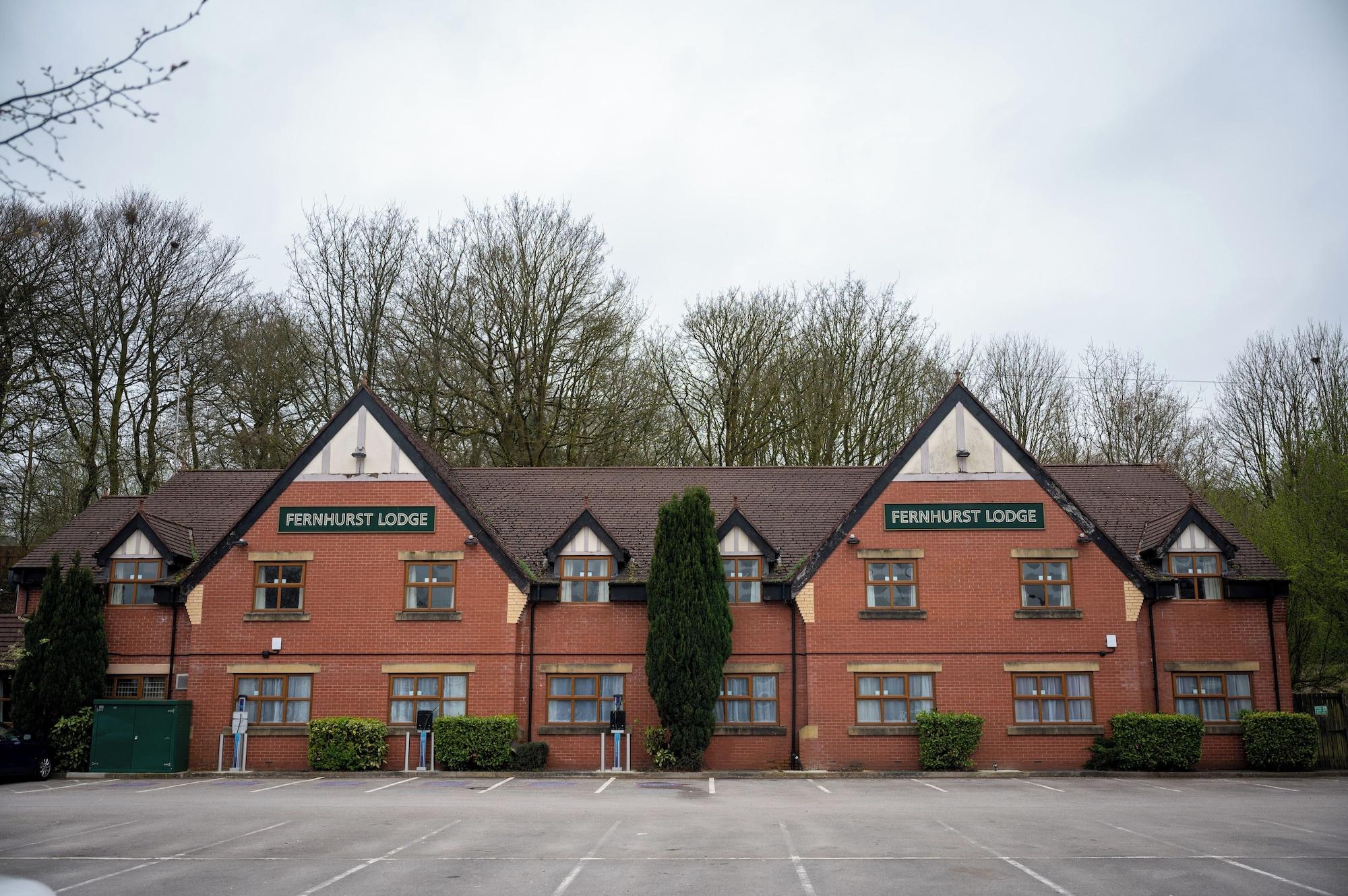 Vista Exterior Fernhurst Lodge by Greene King Inns