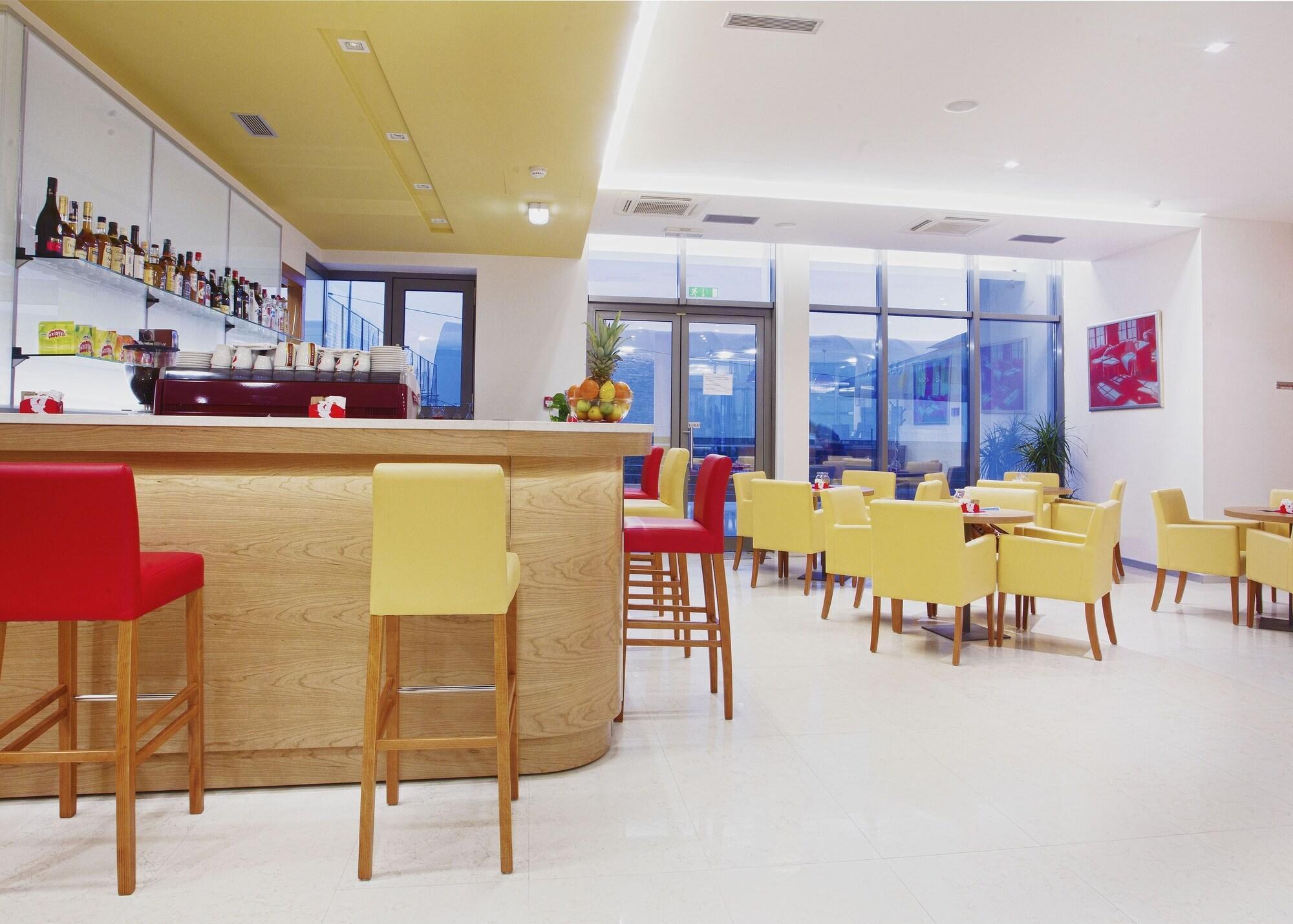 Bar/Salón Hotel Sport