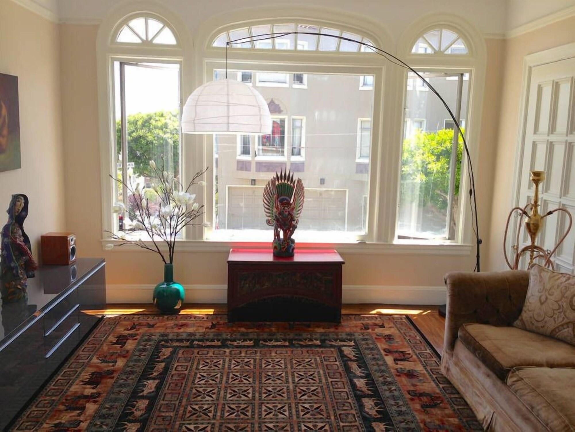 Vista Lobby Charming 2 bdrm Dolores Heights Apt