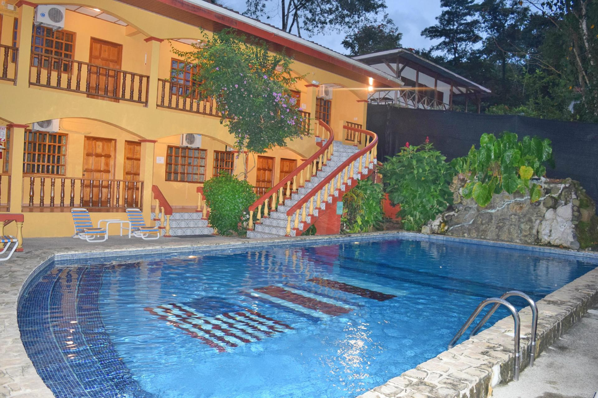 Vista Exterior Hotel Las Tres Banderas