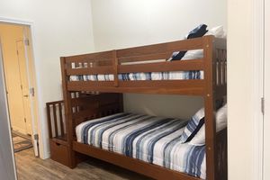 Alquiler Vacacional - 1b/1b for 6 max4adults! Heated pools! Steps from the BEACH! Netflix! Playground!