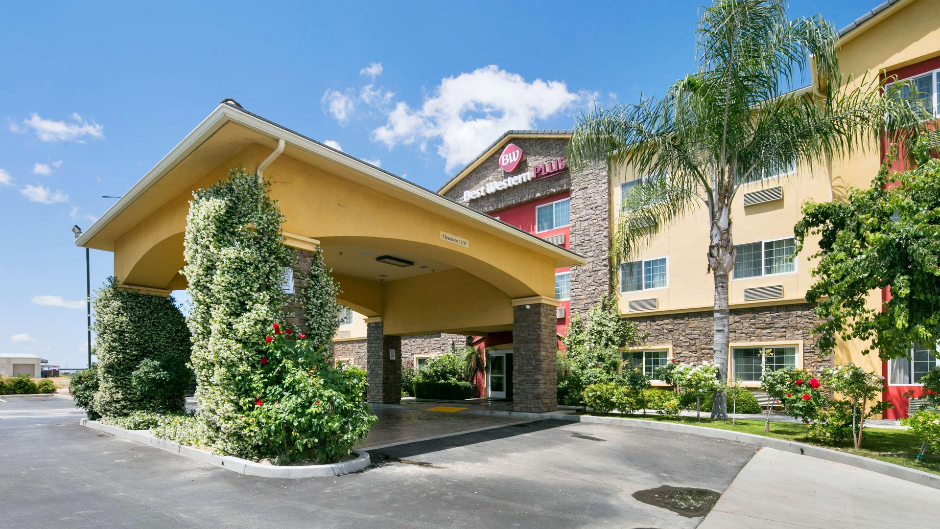 Vista Exterior Best Western Plus Wasco Inn & Suites