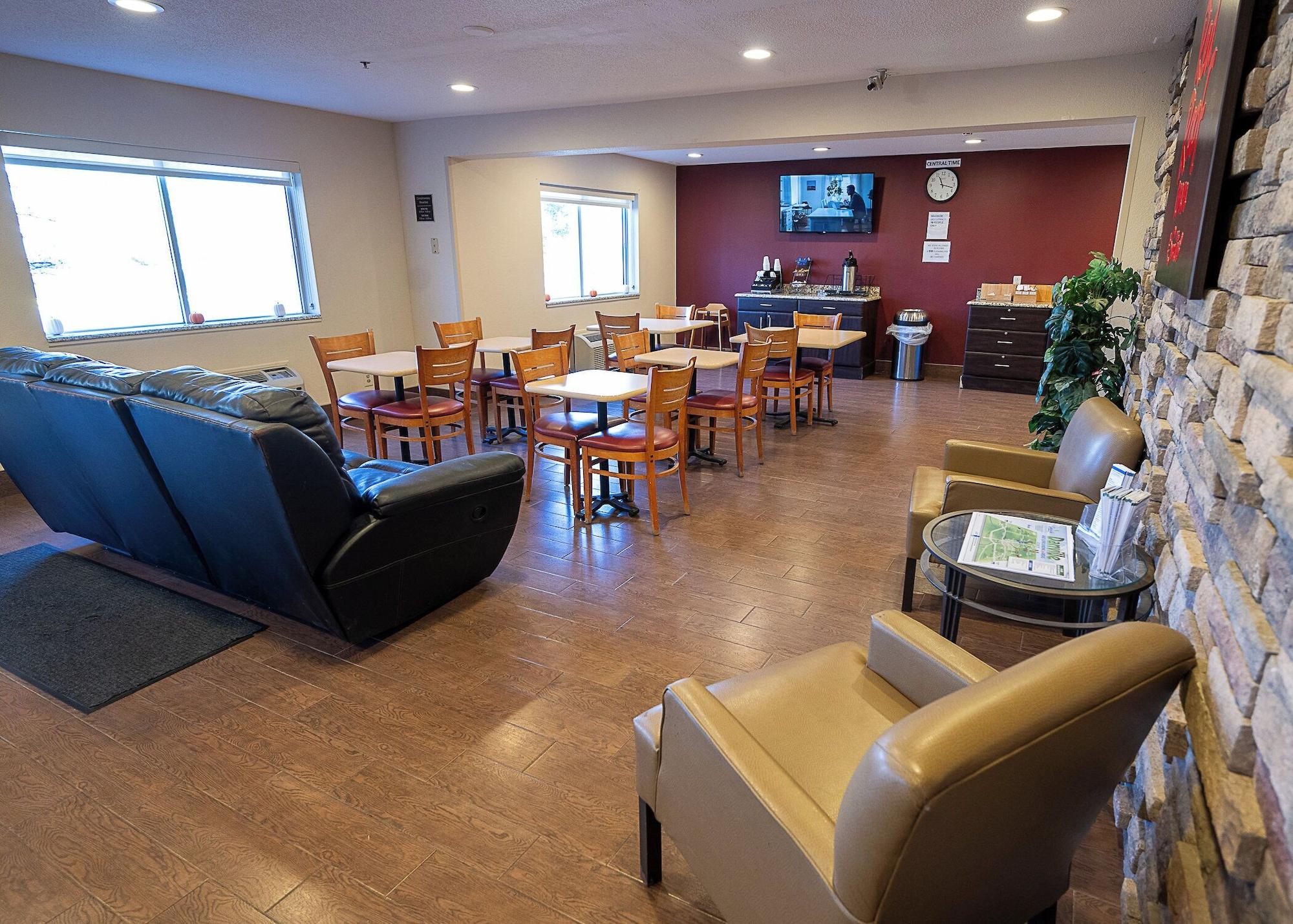 Vista Lobby Red Roof Inn & Suites Danville, IL