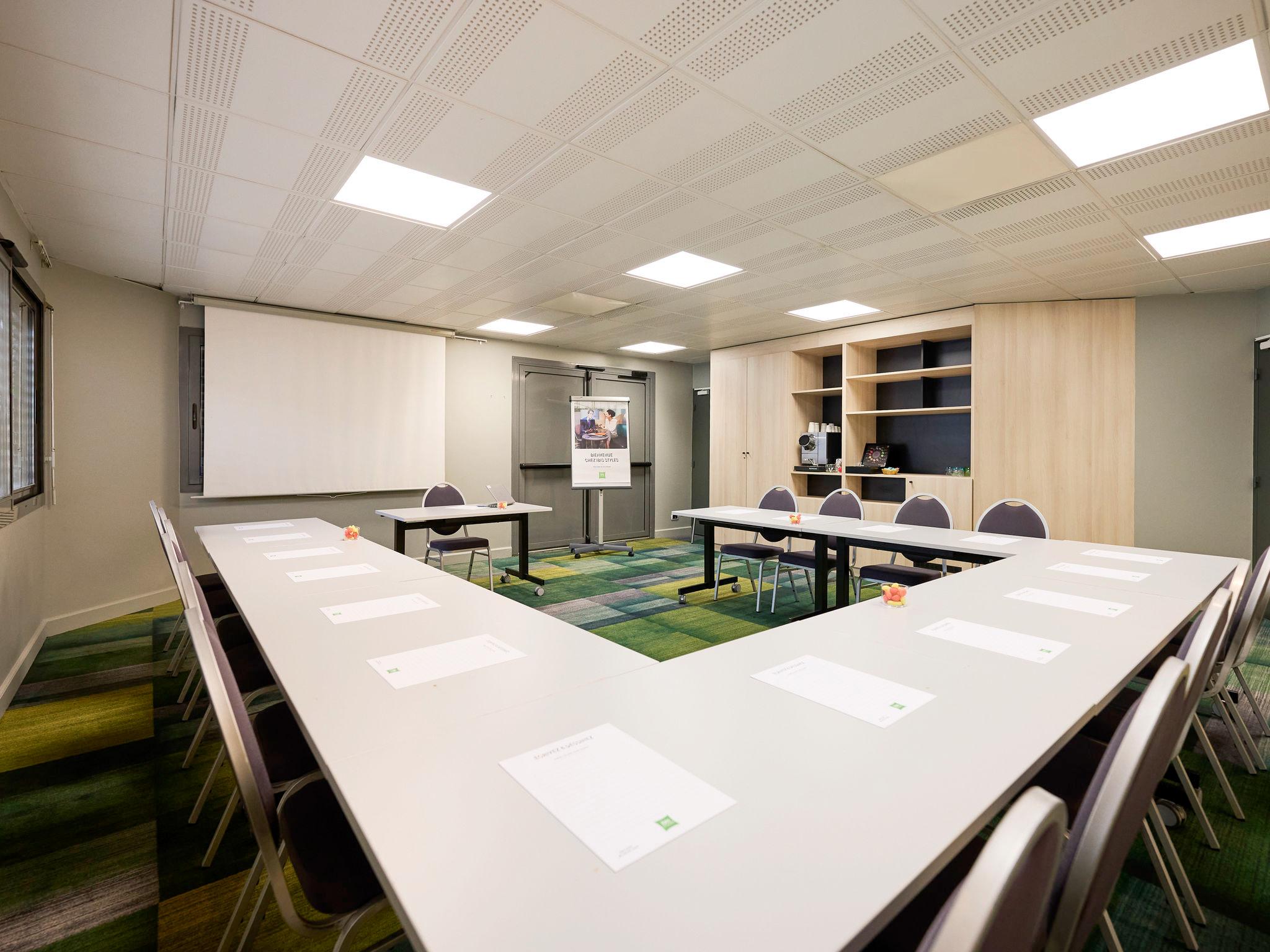 Centro de Negocios Ibis Styles Bordeaux Bègles