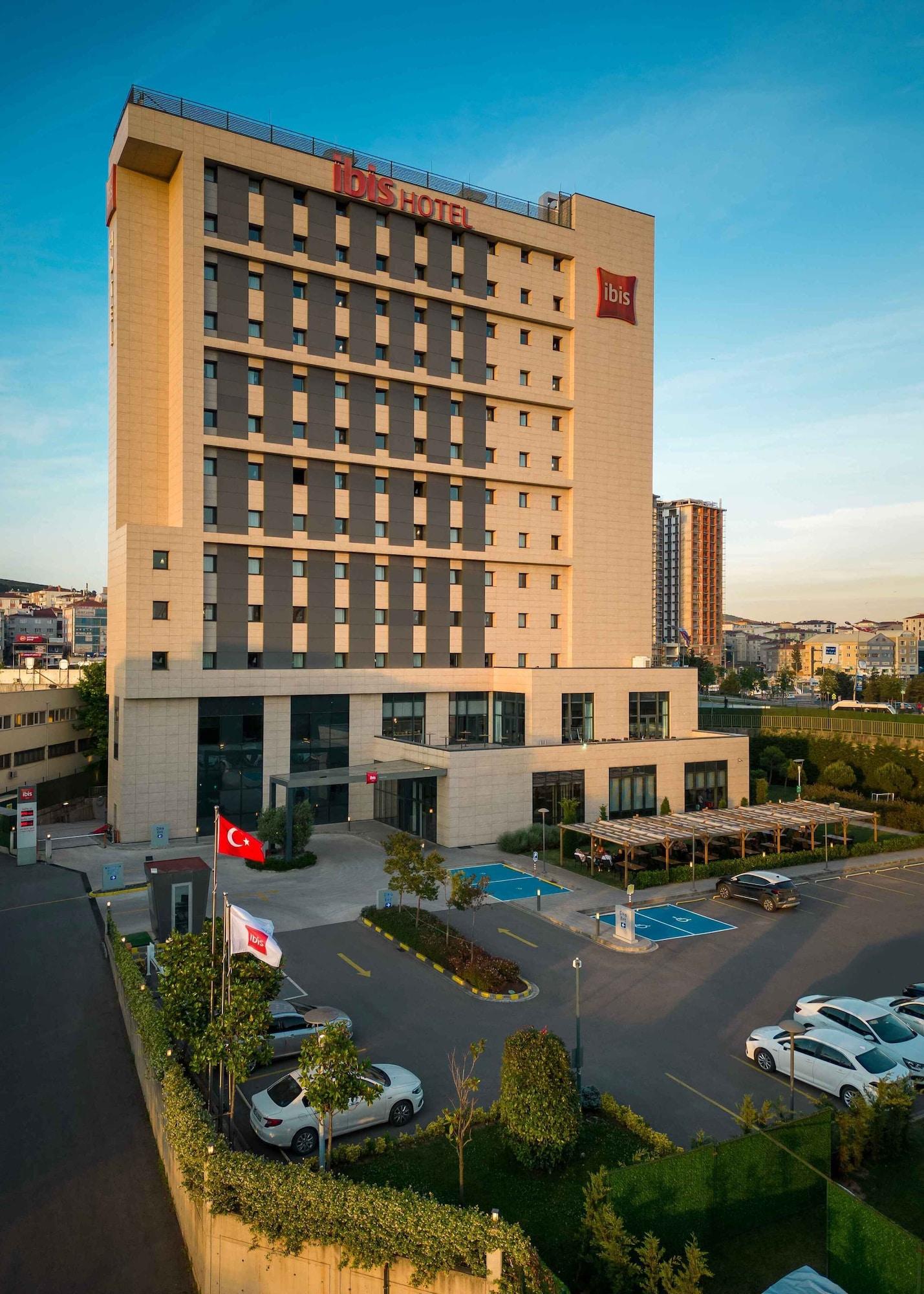 Vista Exterior Ibis Istanbul Tuzla Hotel