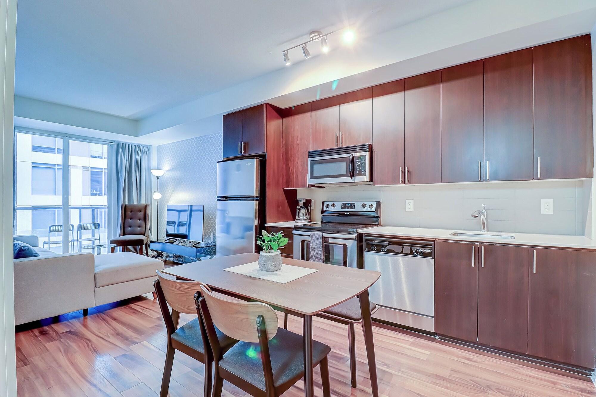 Varios Rooftop Suite - Walk to CN Tower, MTCC, Entertainment District