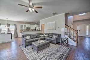 Alquiler Vacacional - Spacious Mccalla Home w/ Yard & Game Room!