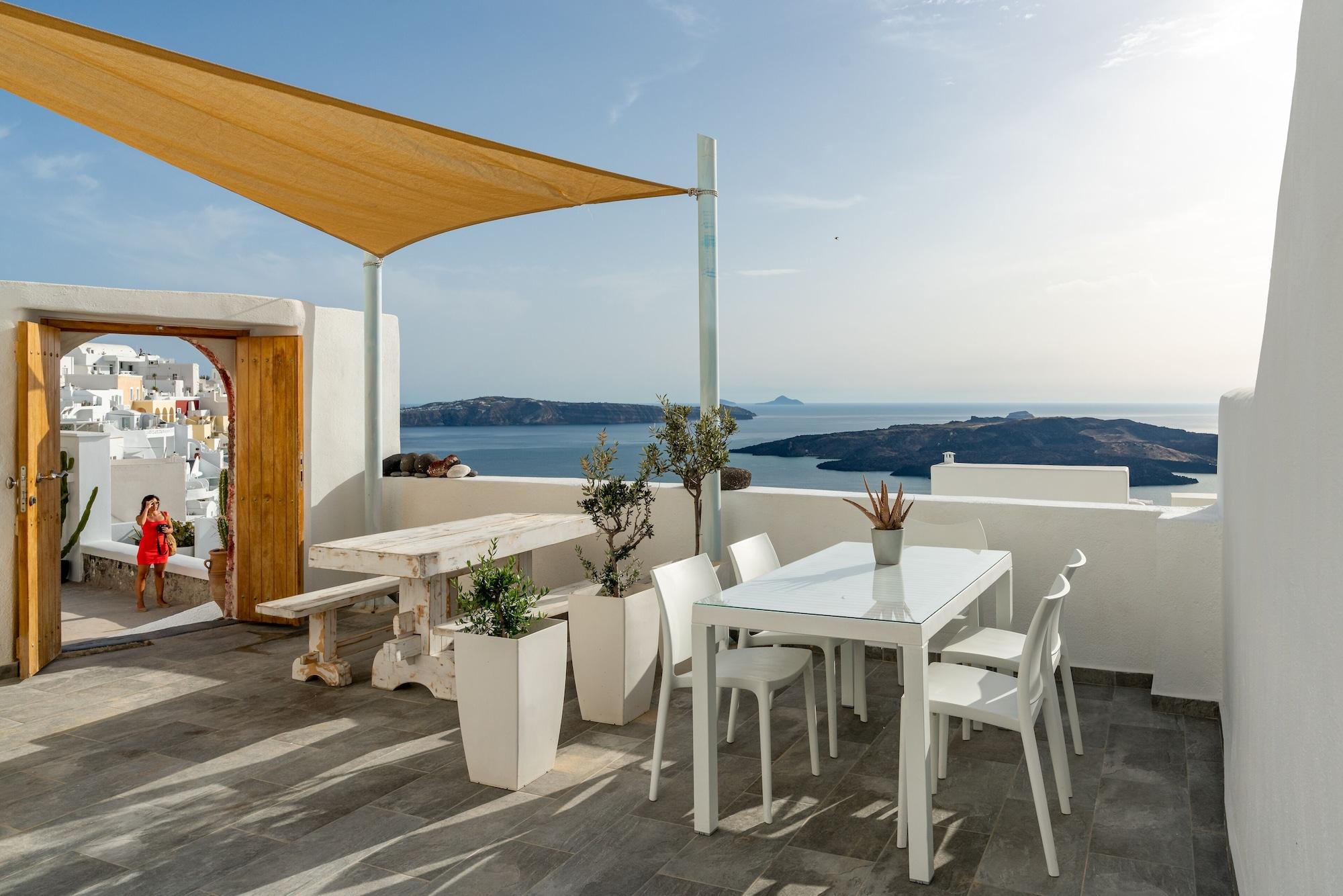 Varios Akron Cliff Suite