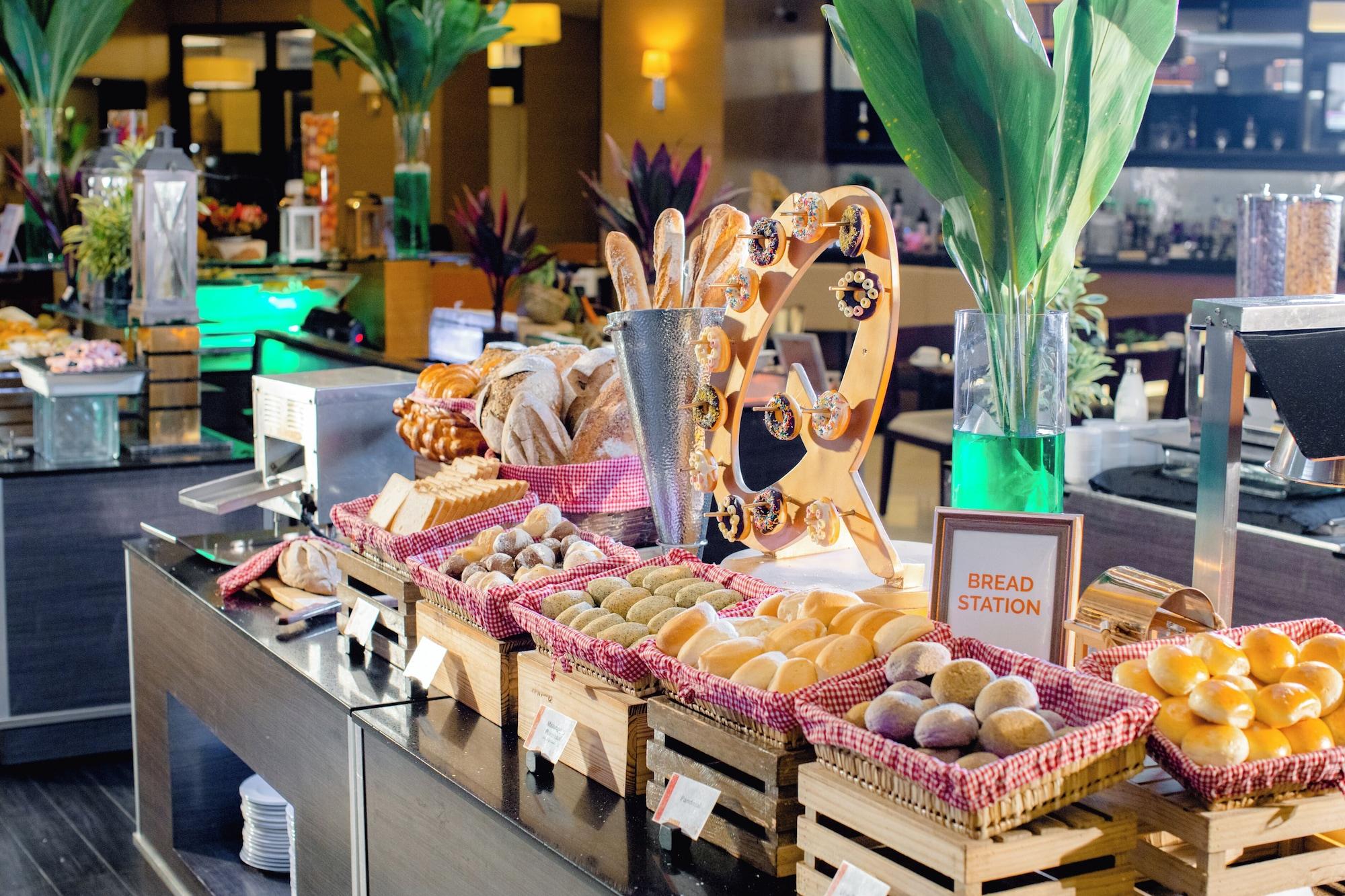 Restaurant Quest Hotel & Conference Center