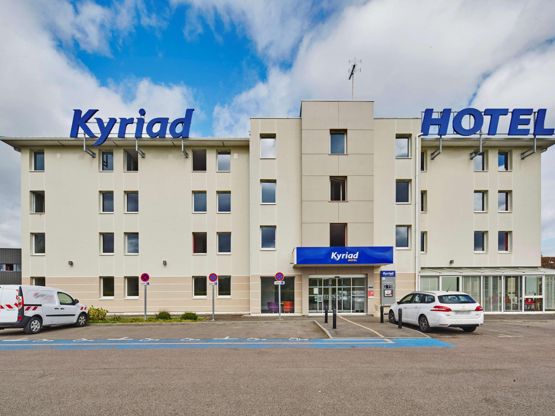 Vista Exterior Kyriad Rouen Sud - Val De Reuil