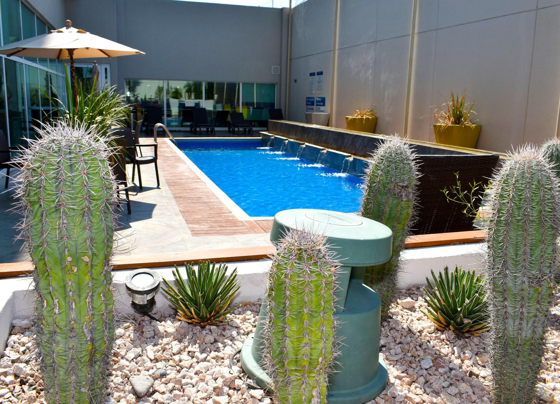 Vista da piscina Hampton Inn by Hilton Hermosillo