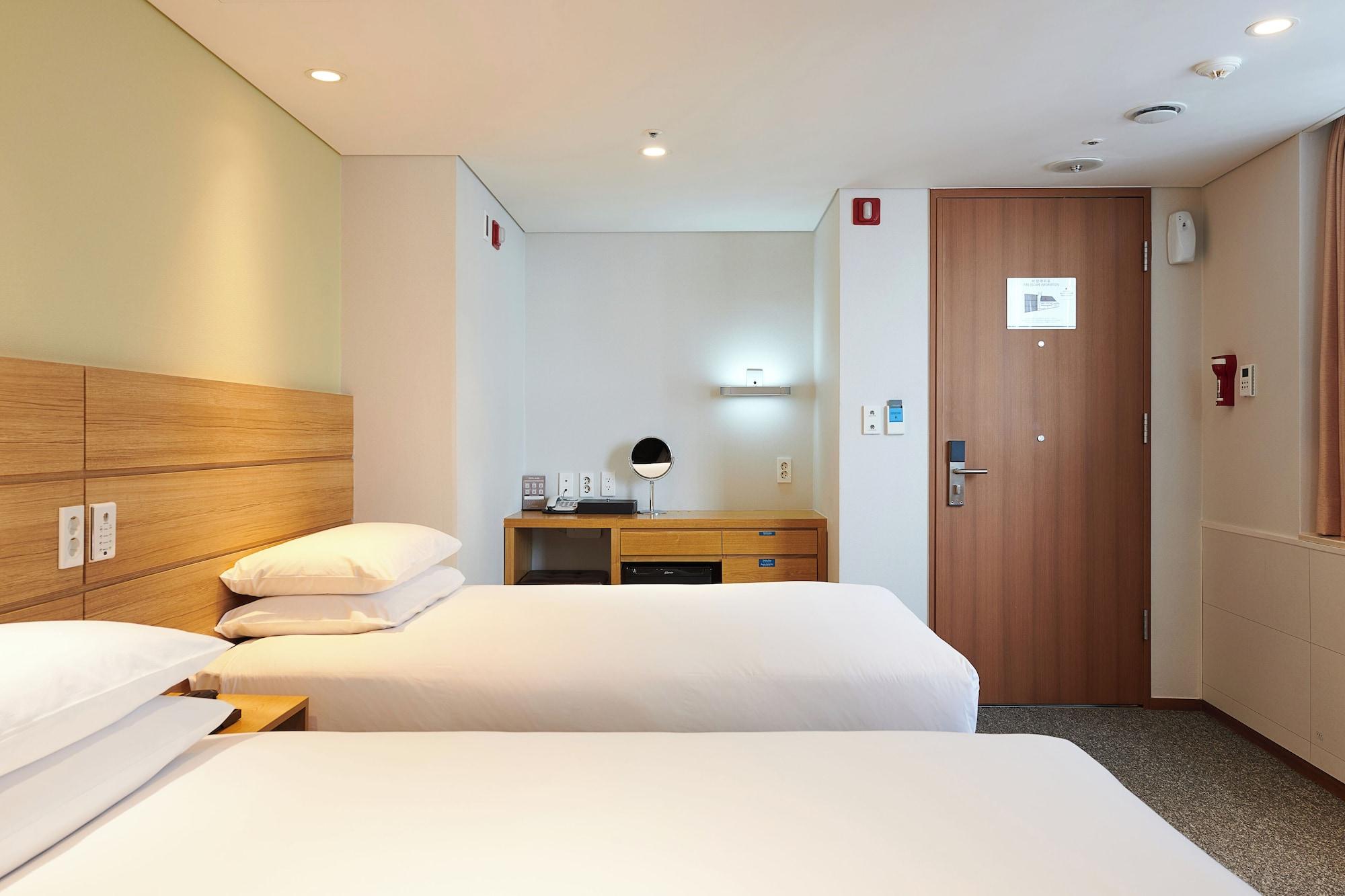 Equipamiento de Habitación NINE TREE BY PARNAS SEOUL MYEONDONG 1
