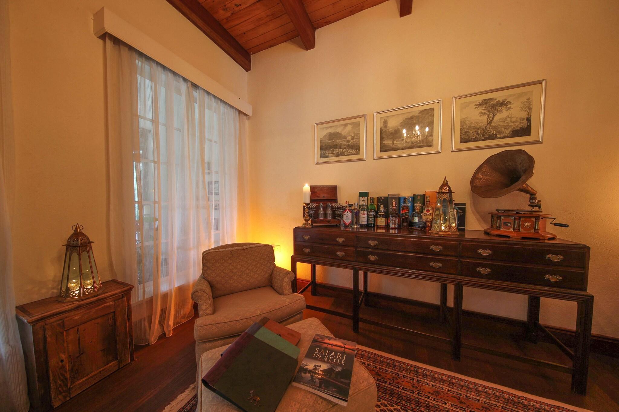 Vista Lobby Karen Gables