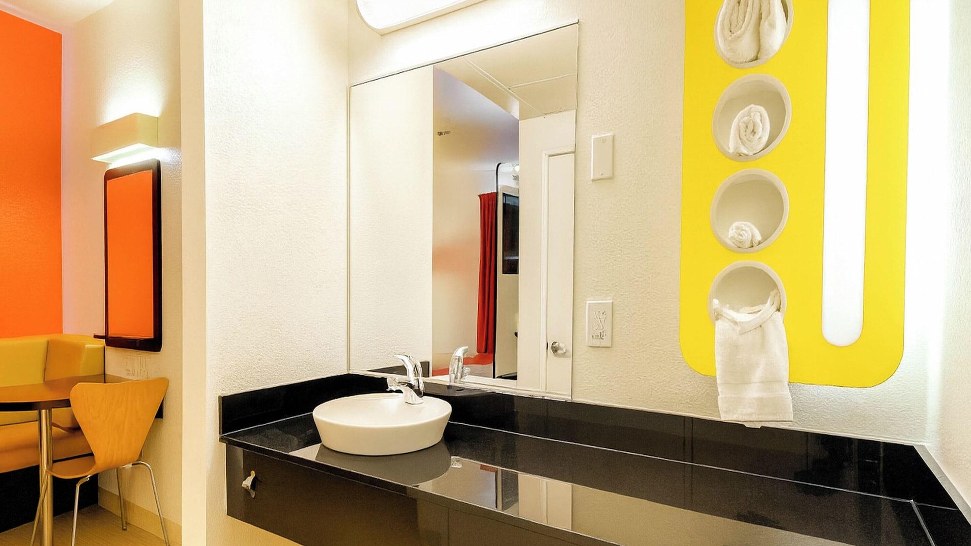 Equipamiento de Habitación Motel 6 San Diego, CA - Downtown