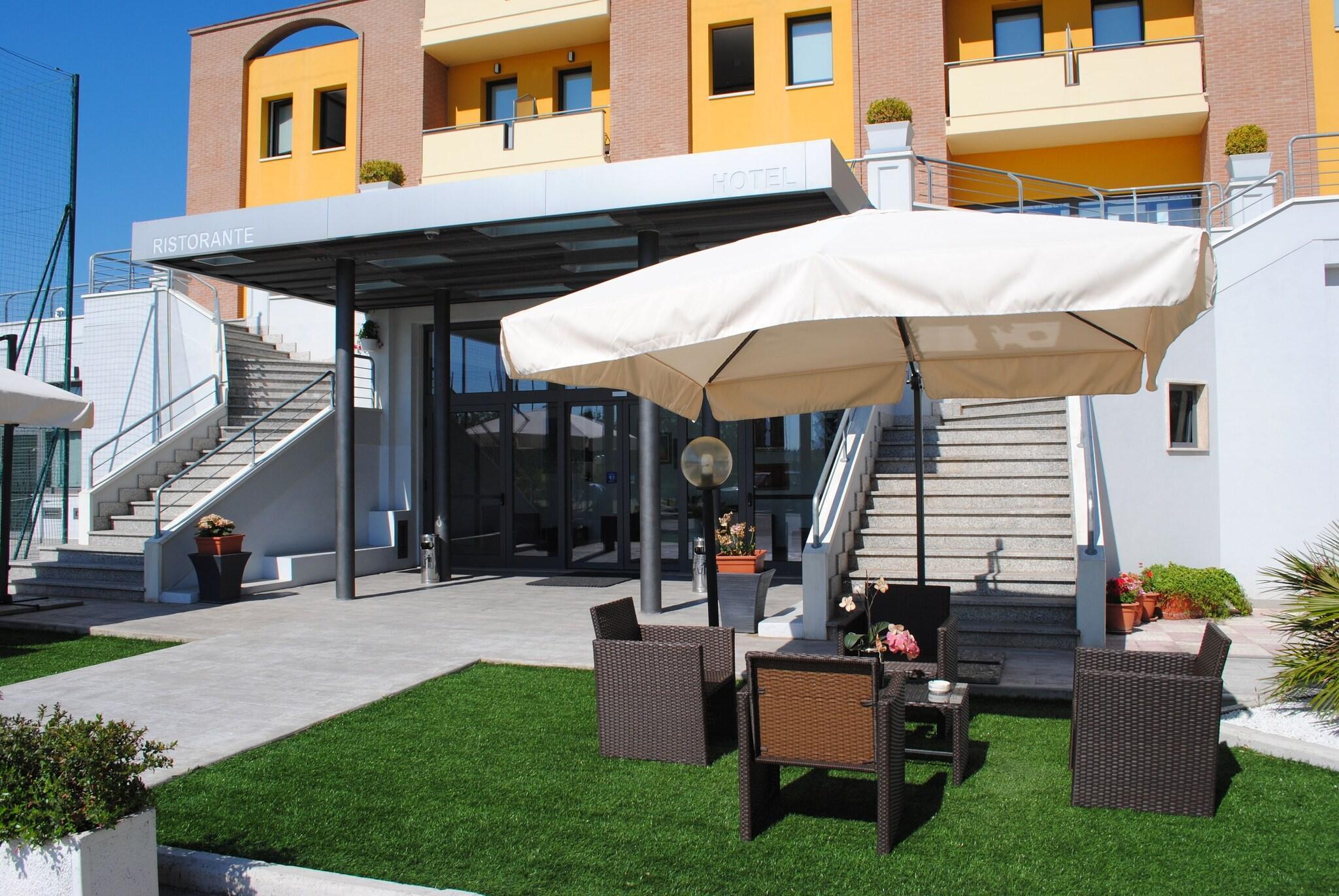 Vista Exterior Hotel La Tavernetta