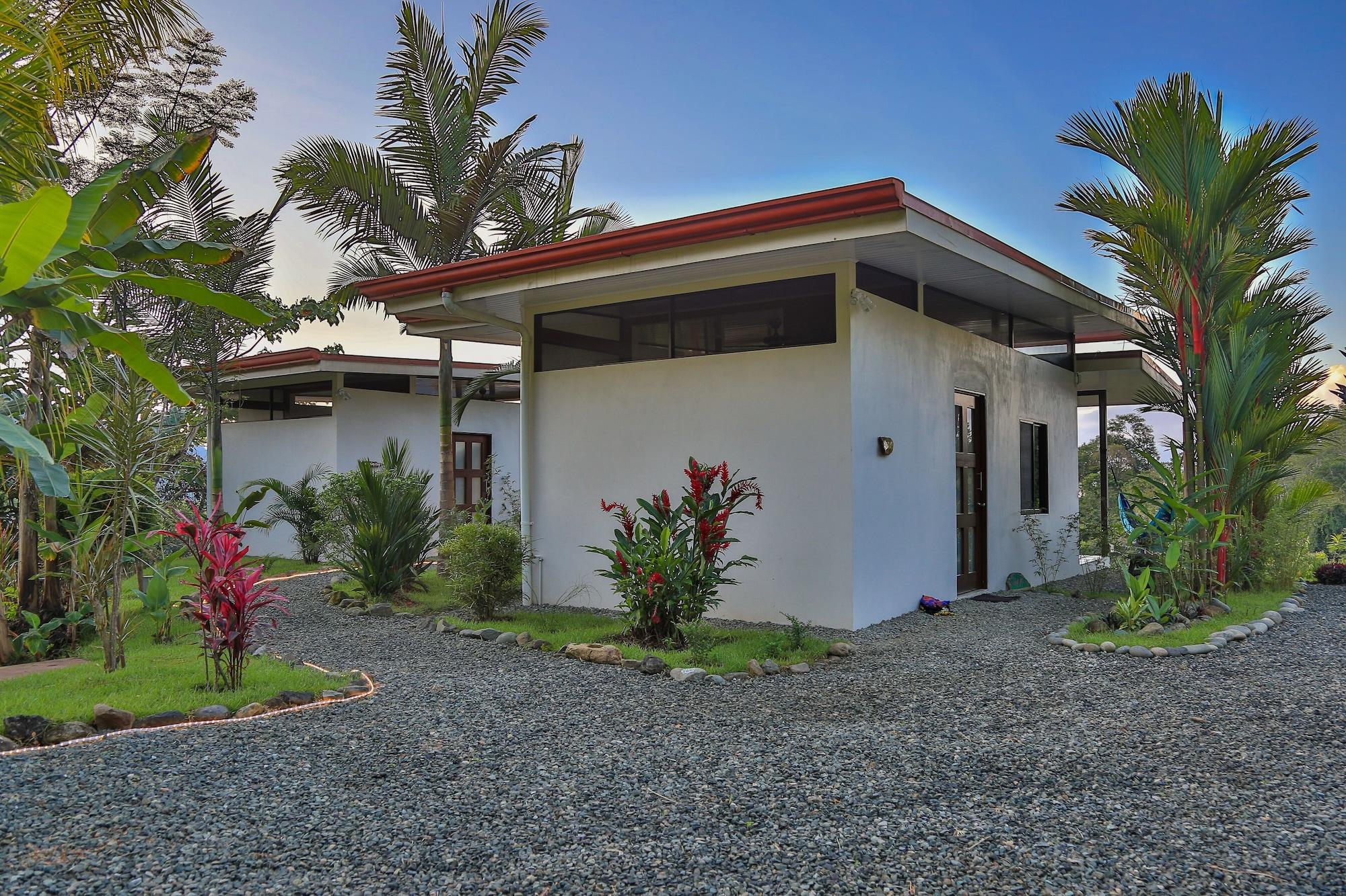 Vista Exterior Nature's Edge Boutique Hotel