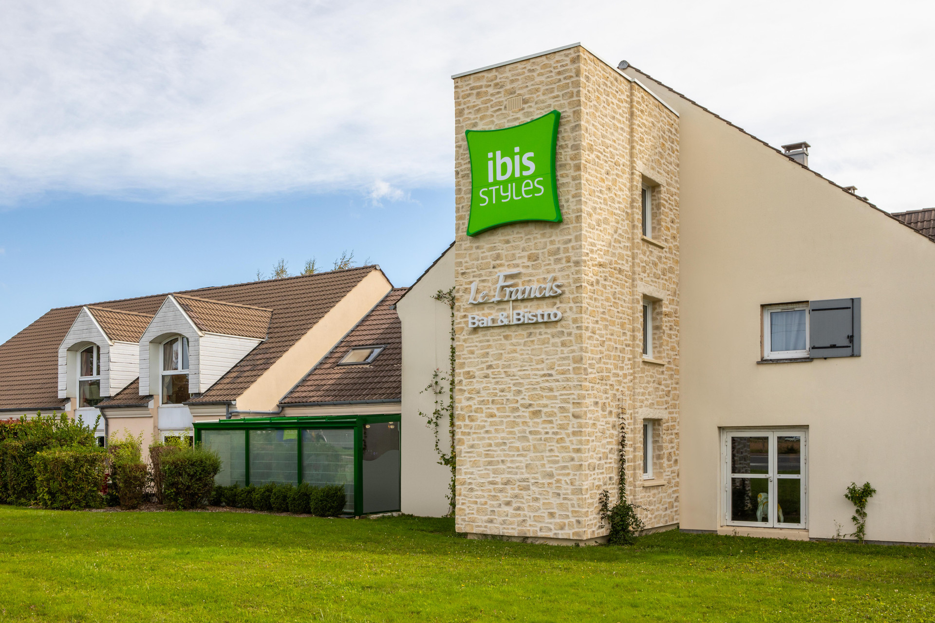 Vista Exterior Ibis Styles Chartres Sud Barjouville