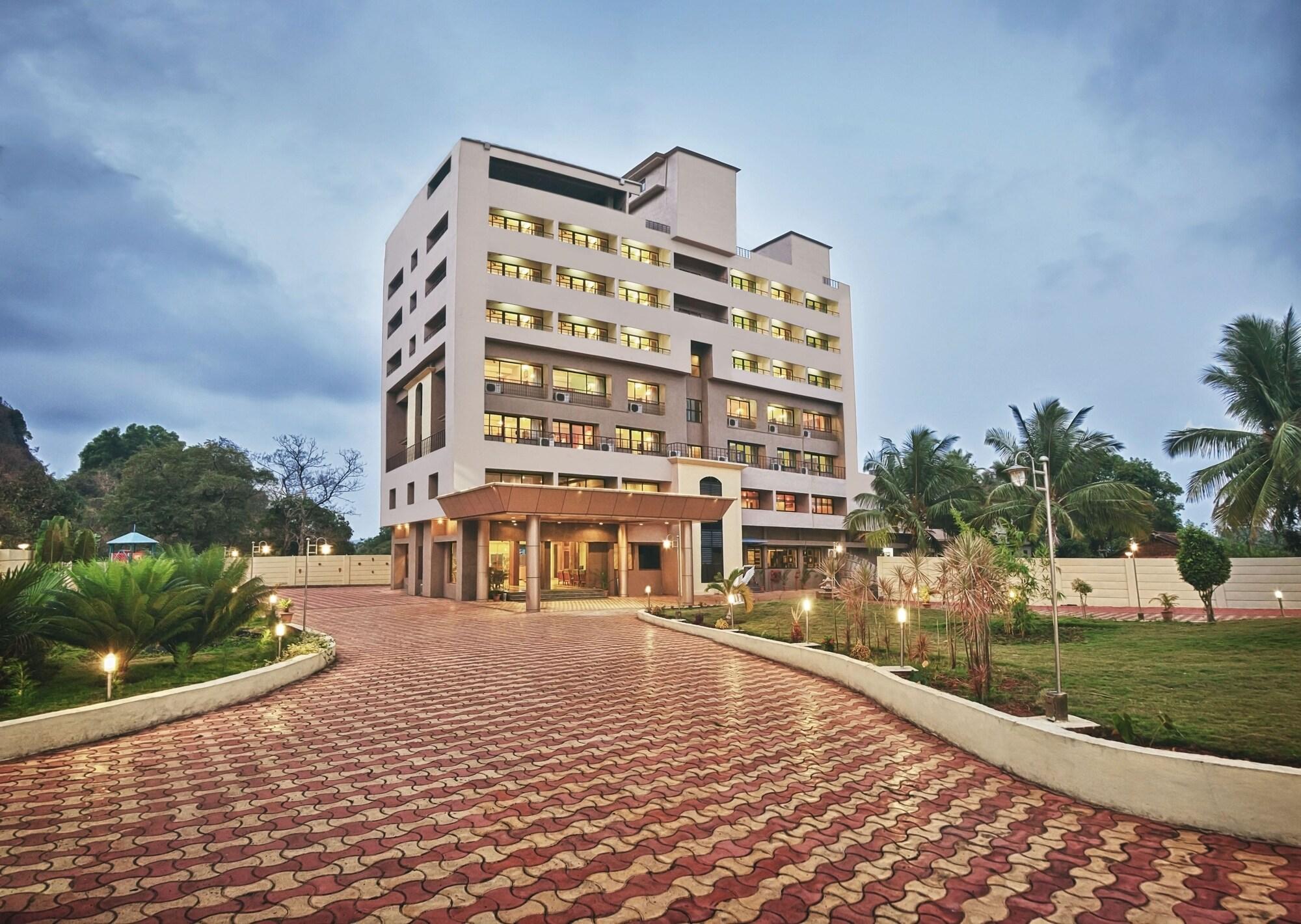 Vista Exterior Sterling Karwar