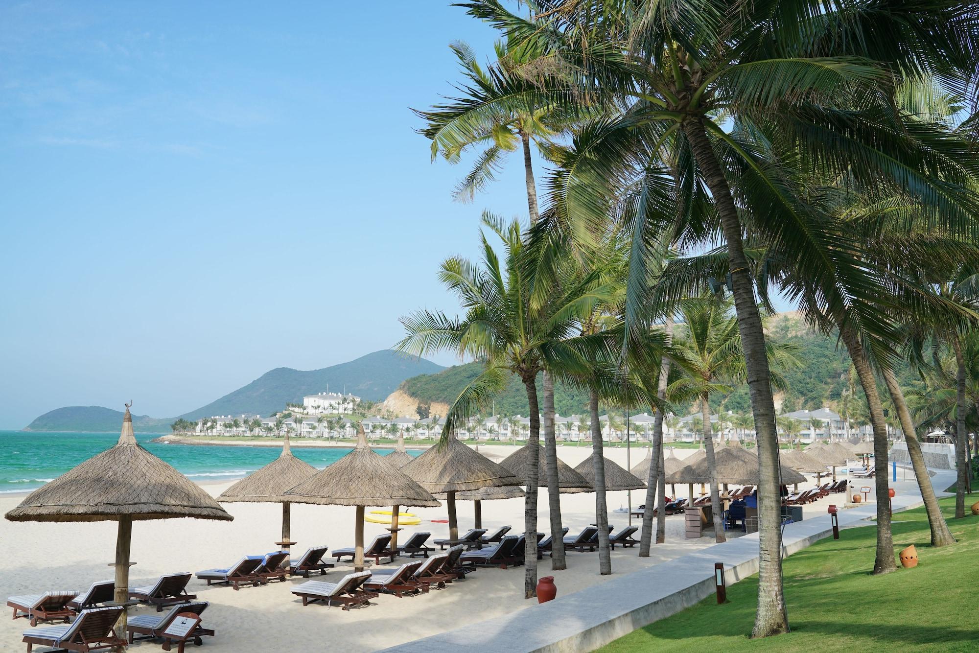 Playa Vinpearl Resort Nha Trang