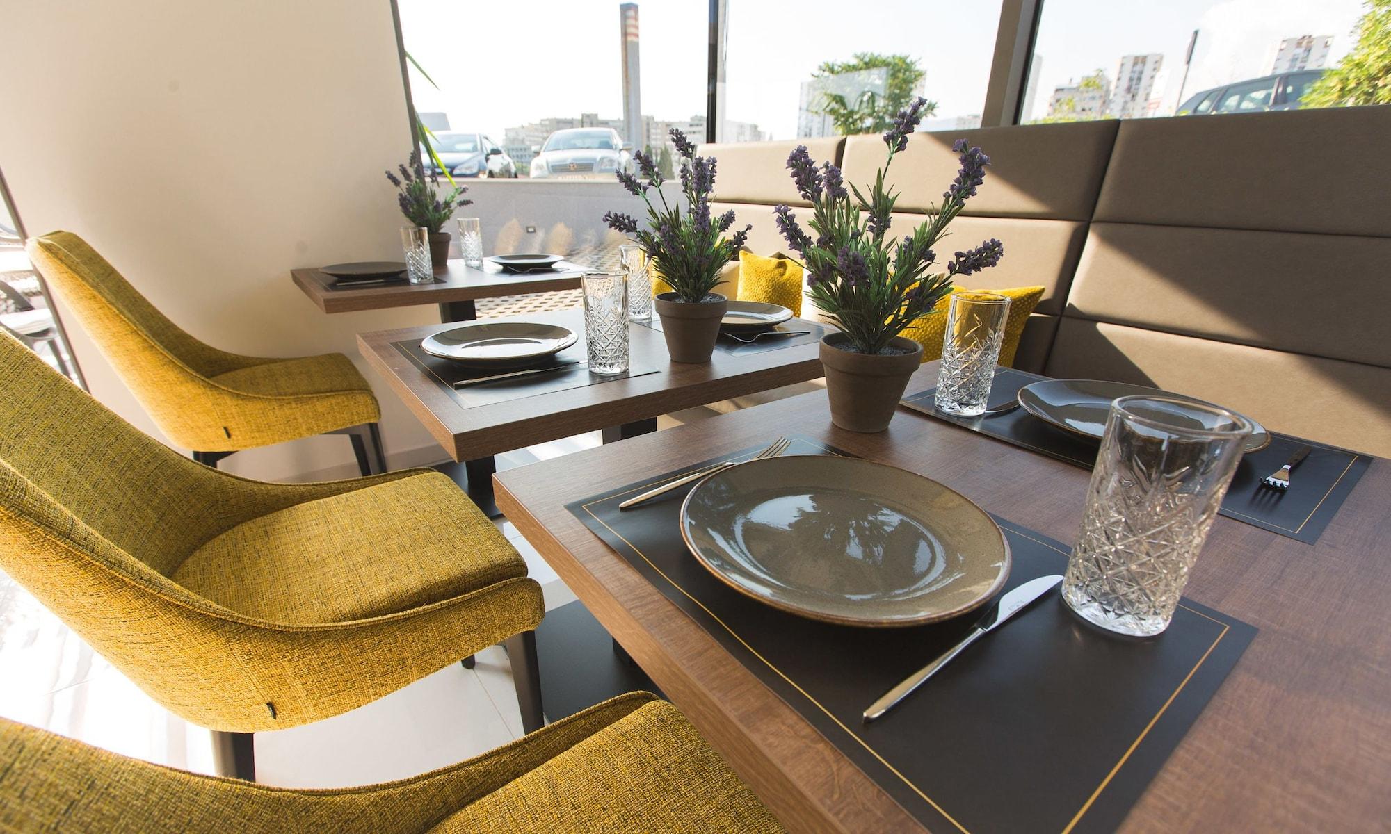 Vista Lobby Bel Residence