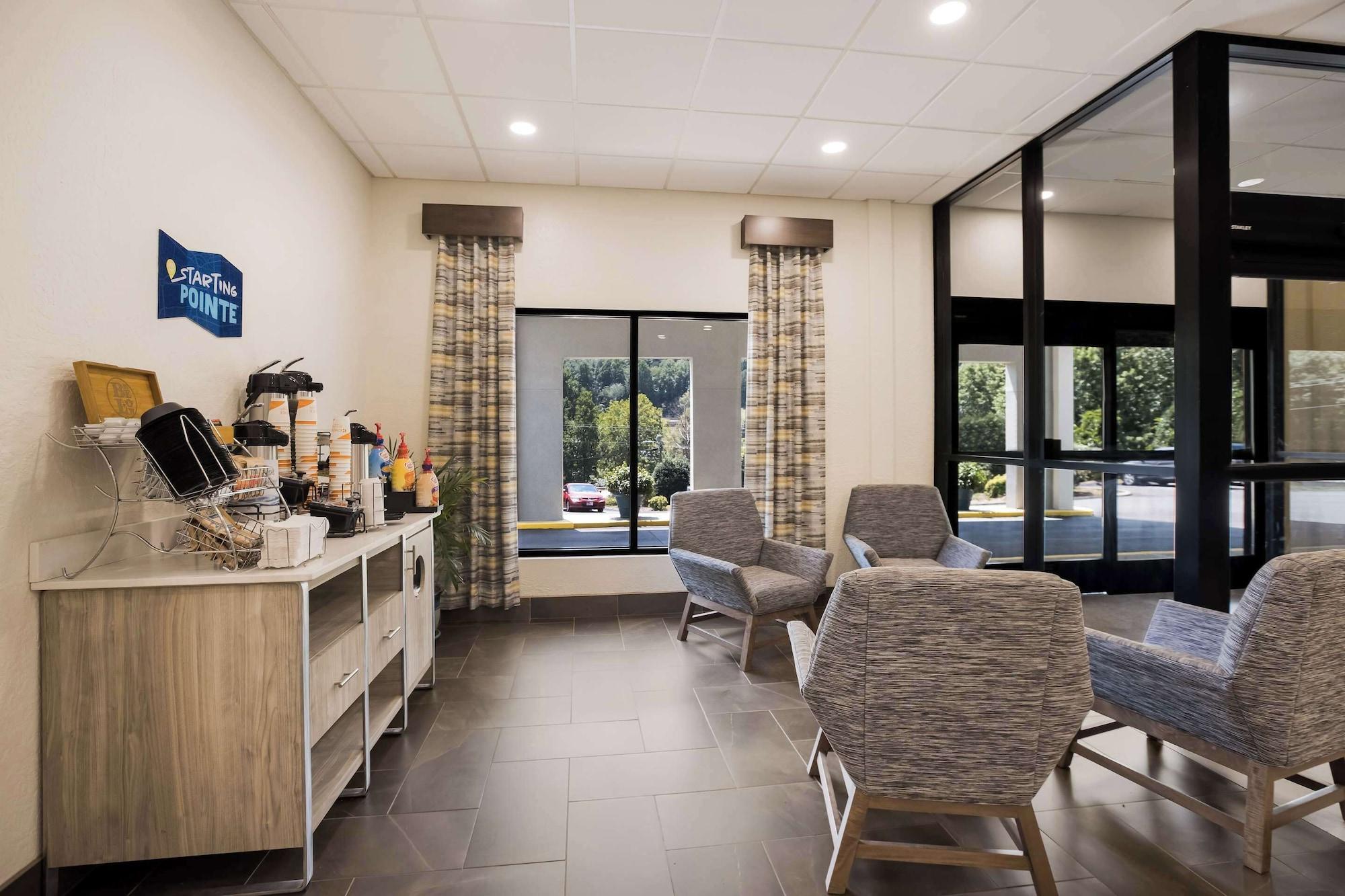 Restaurant Clarion Pointe Sylva near Cherokee Area