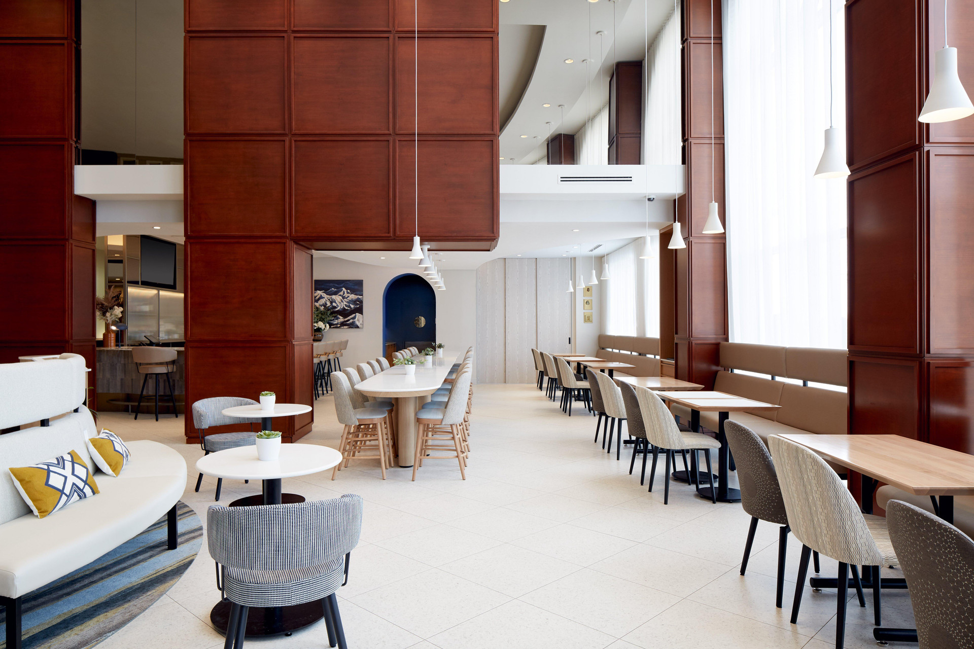 Restaurant Holiday Inn Hotel & Suites Montreal Airport by IHG