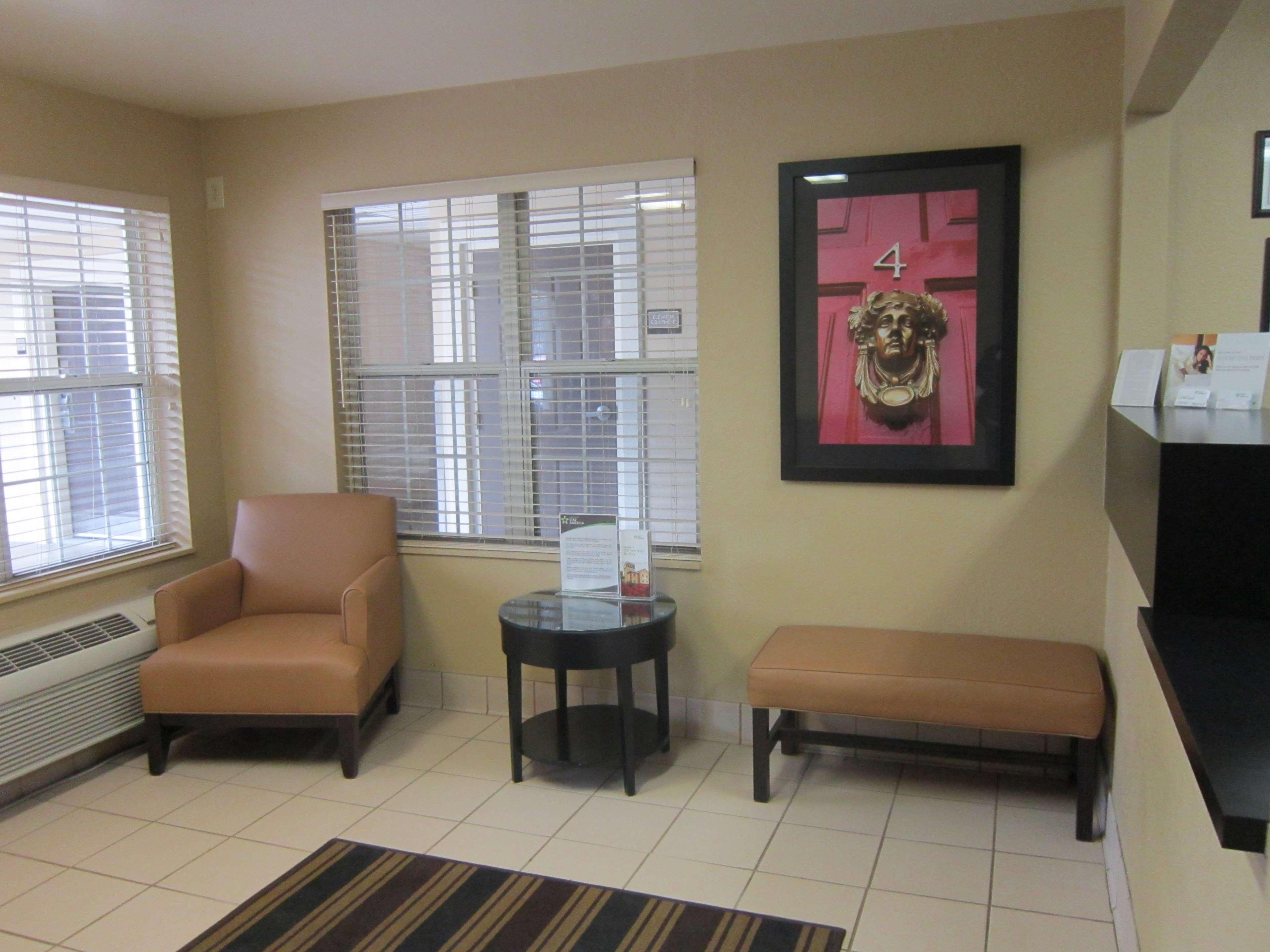 Vista Lobby Extended Stay America Select Suites Fayetteville Owen Dr