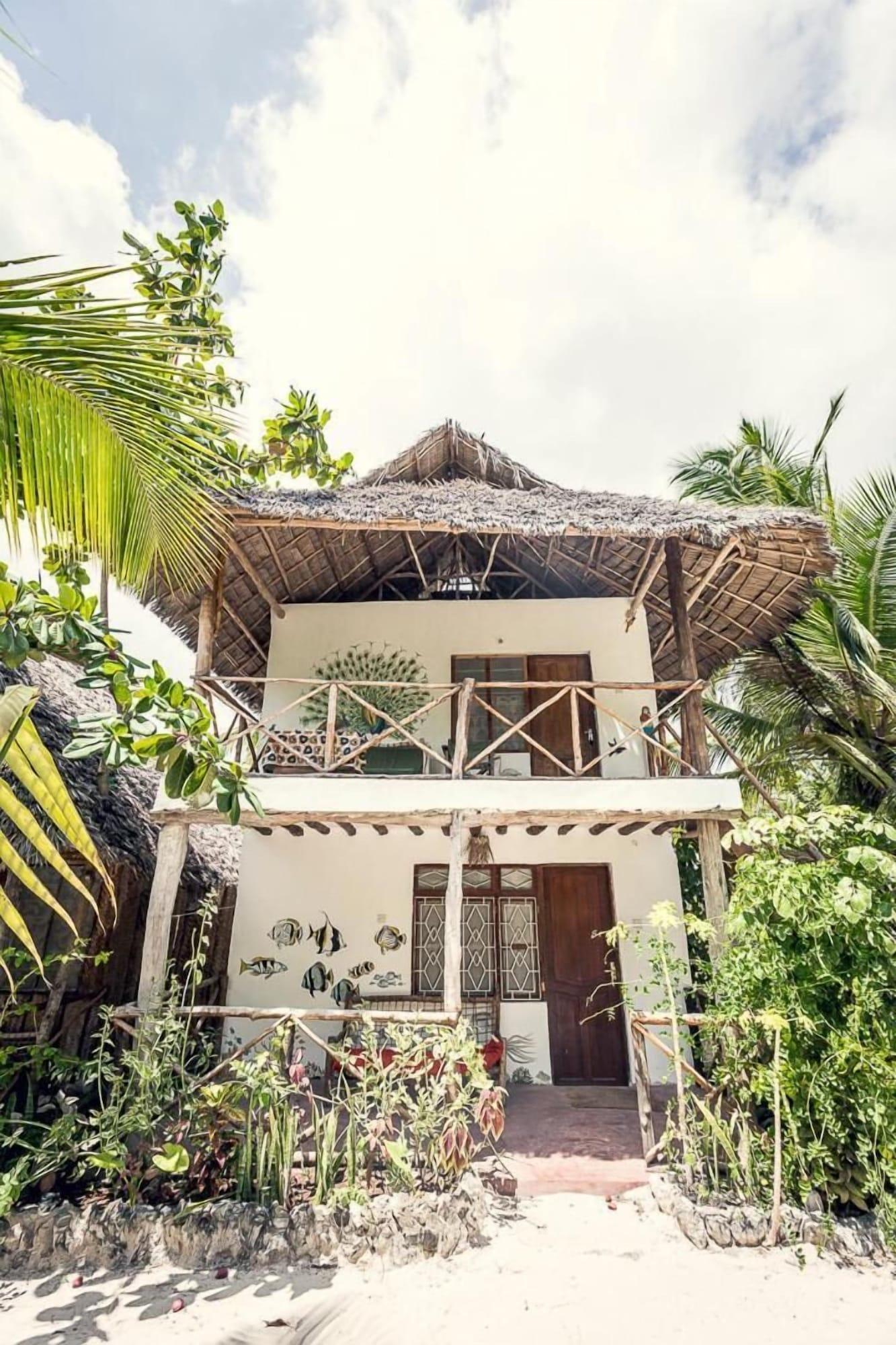 Vista Exterior Mustapha's Place