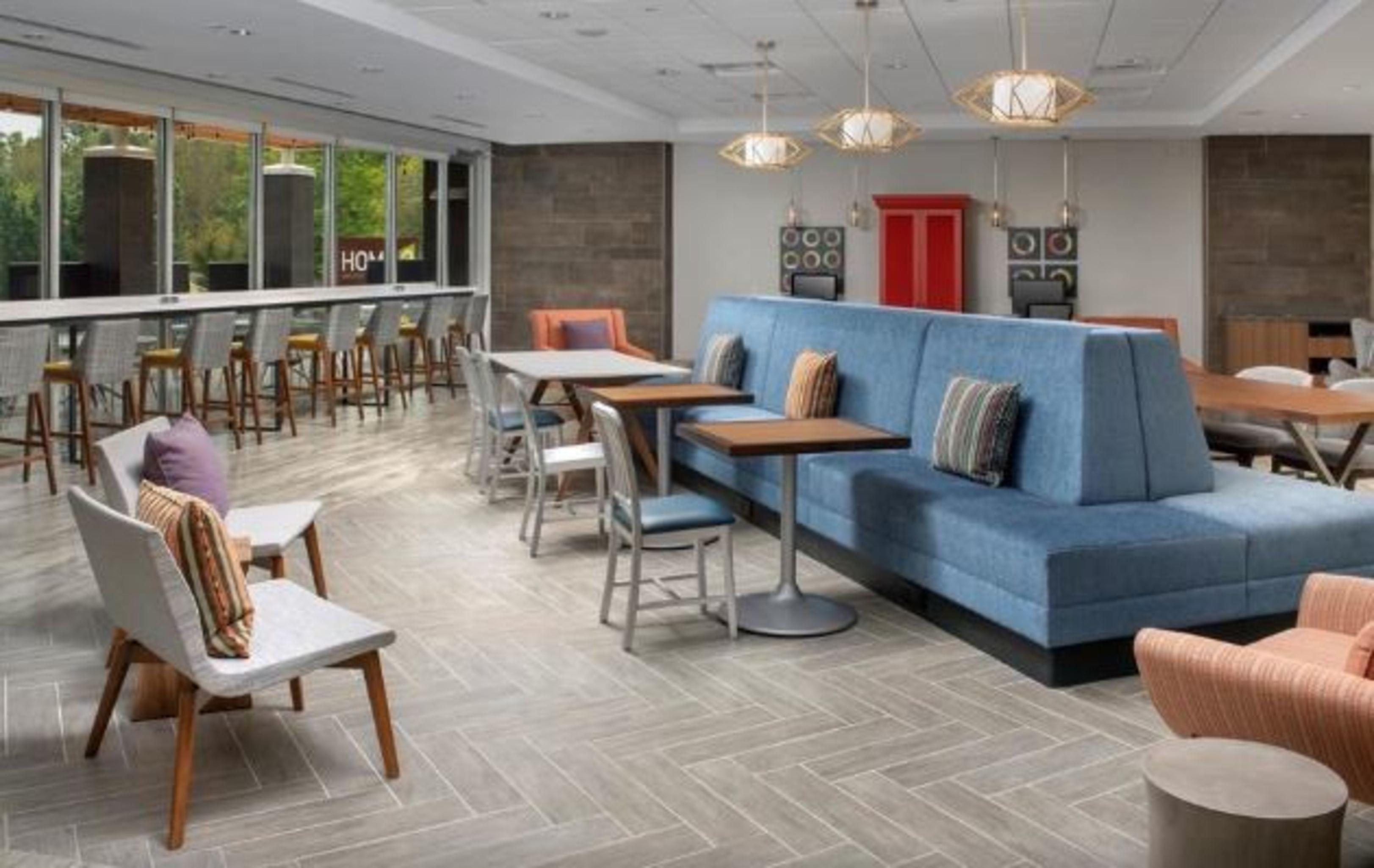 Vista Lobby Home2 Suites by Hilton Charlottesville Downtown
