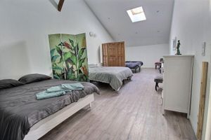 Alquiler Vacacional - Atypical house in Marseille, ideal for groups of friends or large families.