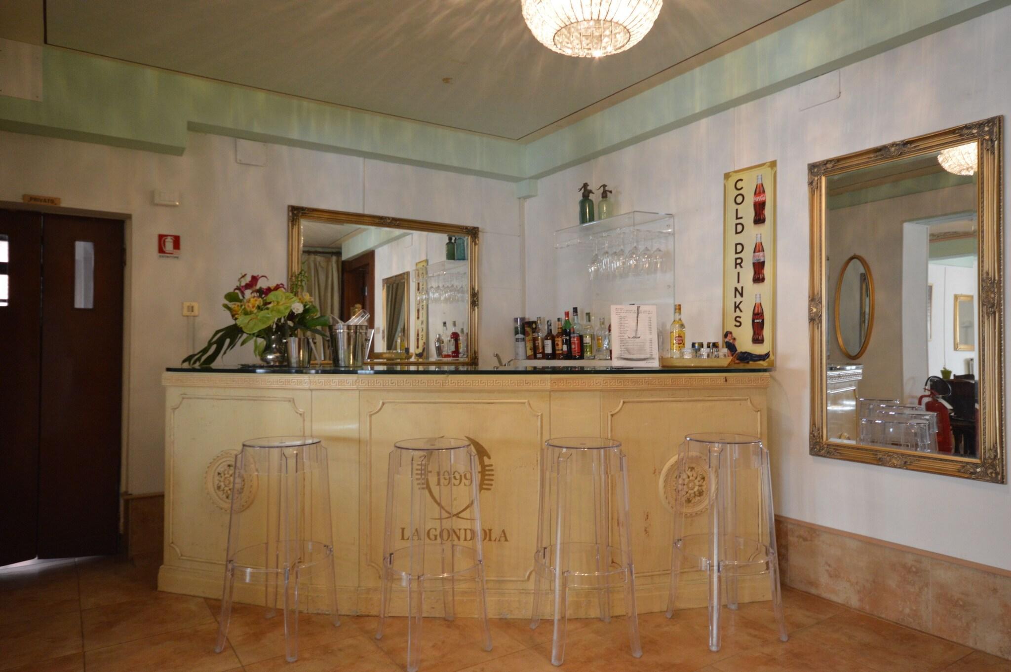 Bar/Salón Albergo Marin
