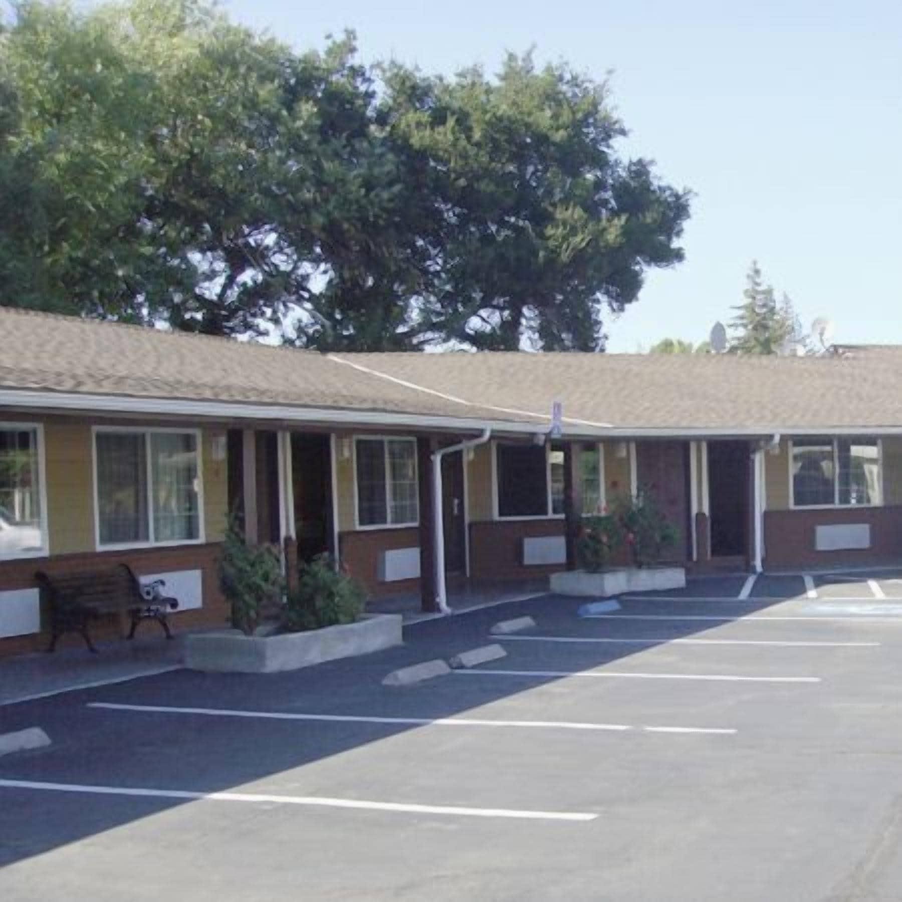 Vista Exterior Muir Lodge Motel