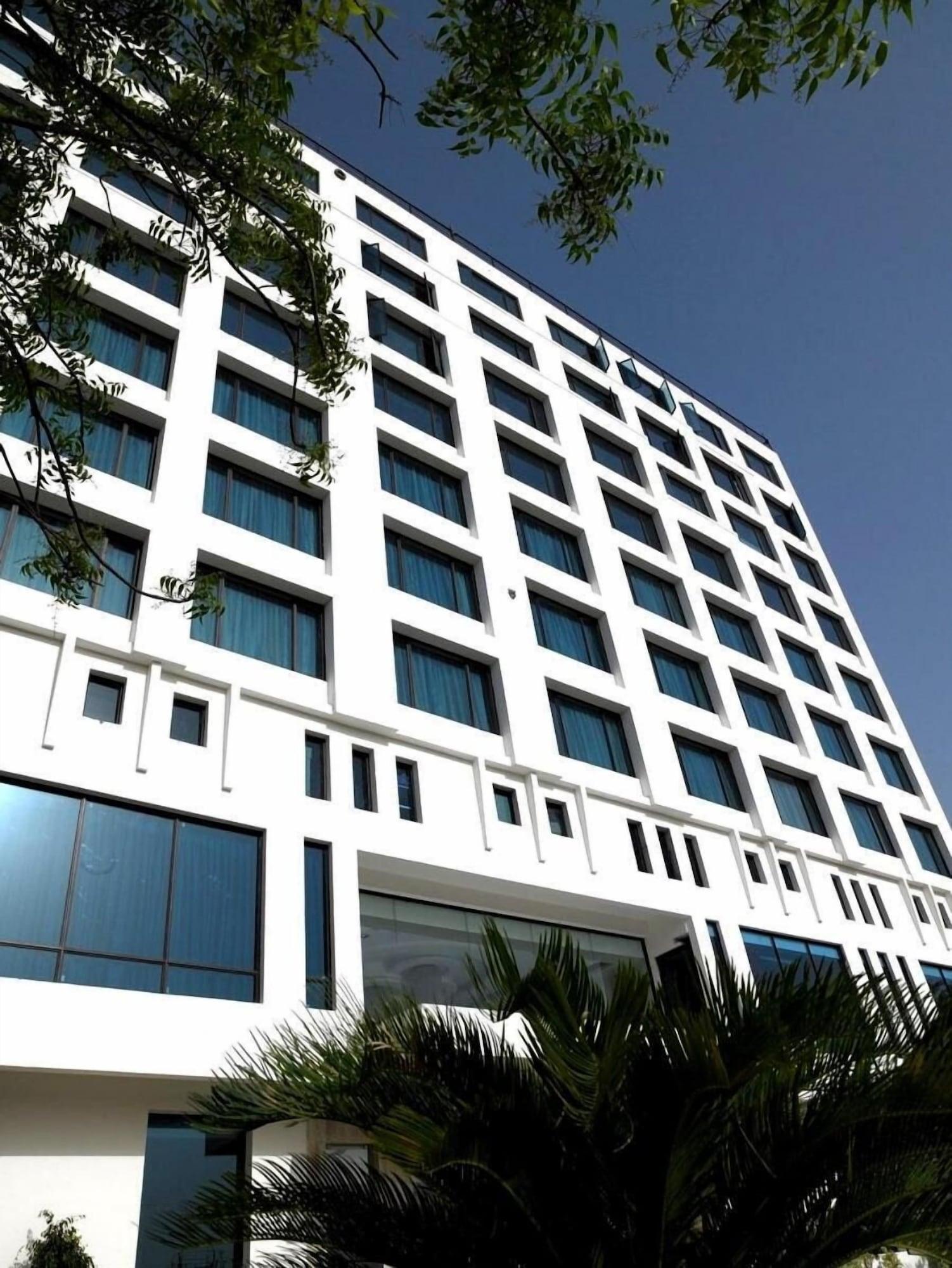 Vista Exterior Hotel Paradise