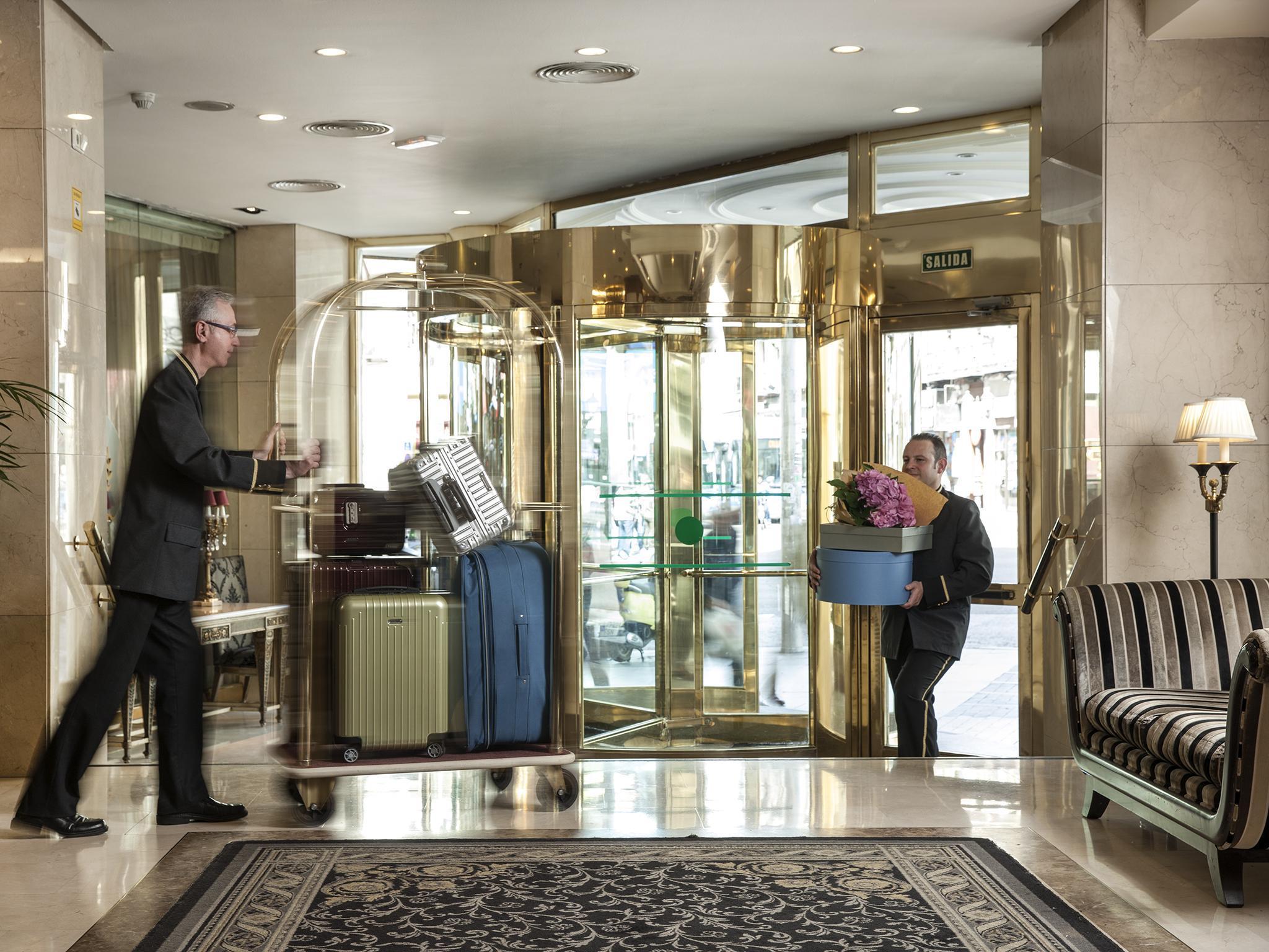 Vista Lobby Hotel Emperador