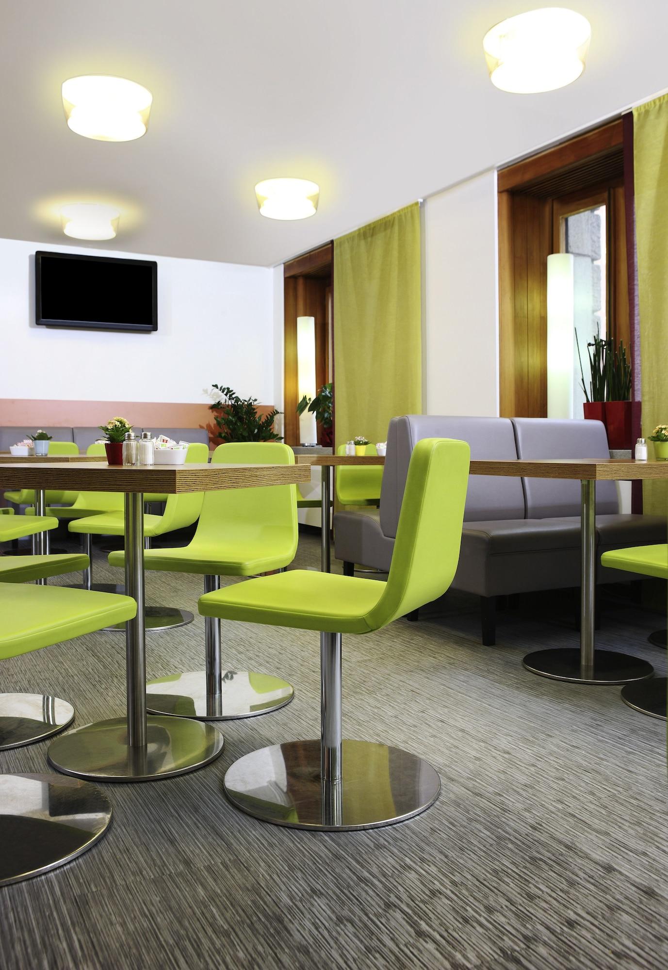 Bar/Salón ibis Styles Luzern