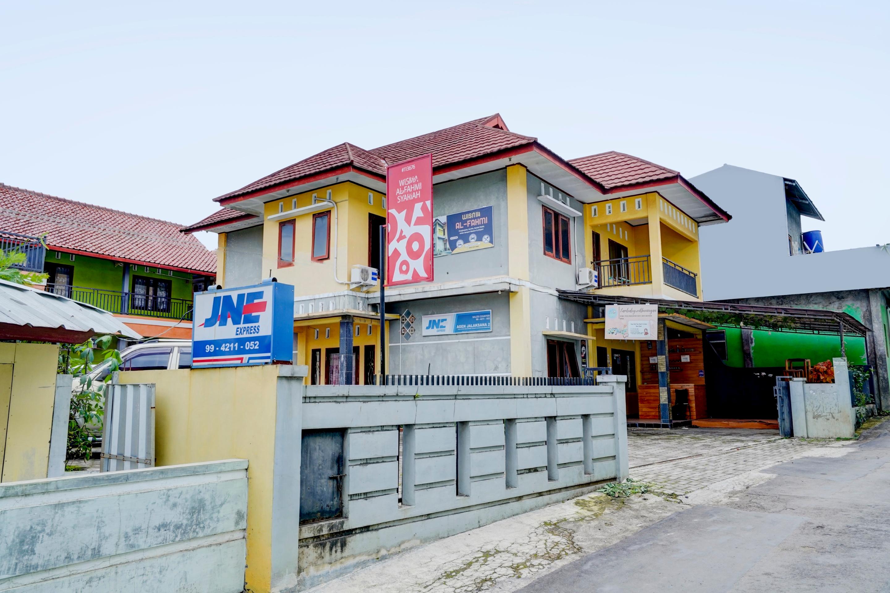 Vista Exterior Hotel O Wisma Al-fahmi Syariah