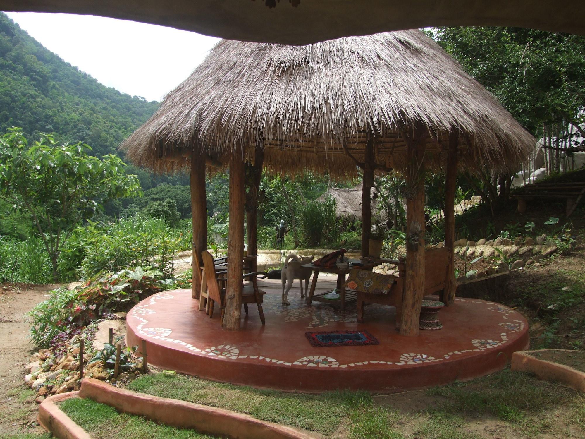Vista Lobby Chiang Dao Roundhouses